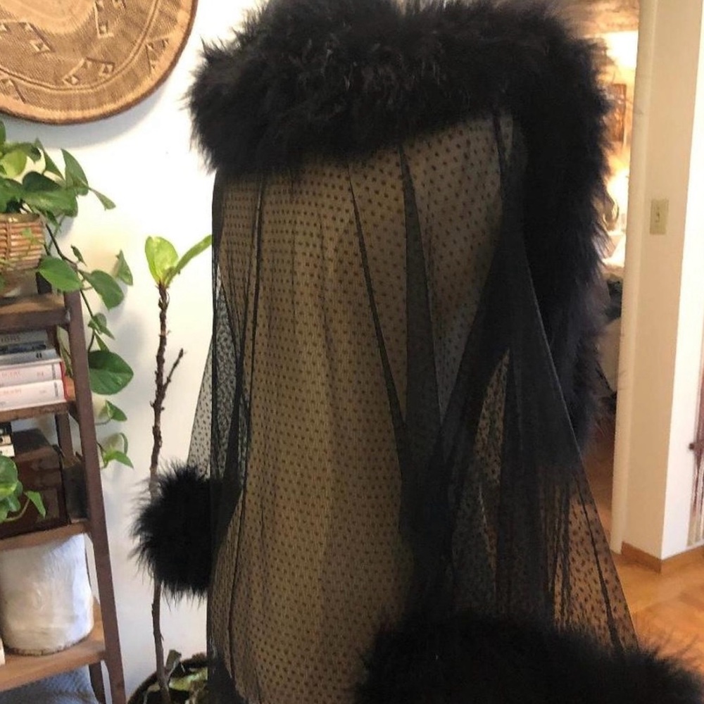 Vintage Robe - Picture 2 of 5